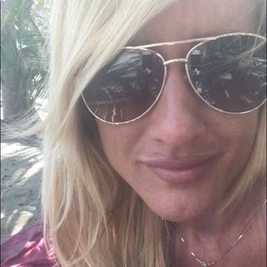 Meet your Posher, Dannetta